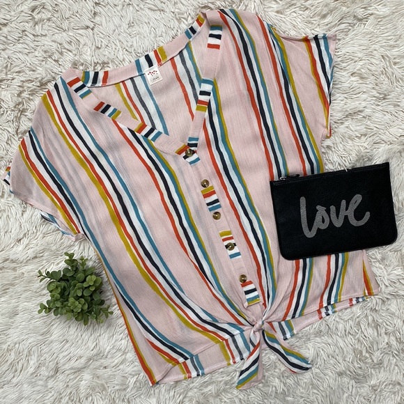 🎉HP🎉 I Joah Tie Hem Button Down Blouse 💗 Pink & Multi - Picture 1 of 13